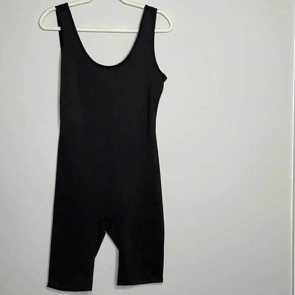 Vitique Black One Piece Shorts Romper - Picture 1 of 6